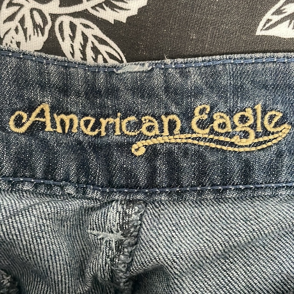 American Eagle “slouchy wide leg denim” Juniors size 8